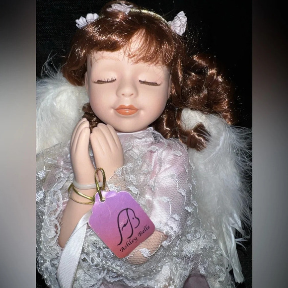 NIB Ashley Belle Porcelain Doll - Picture 6 of 9